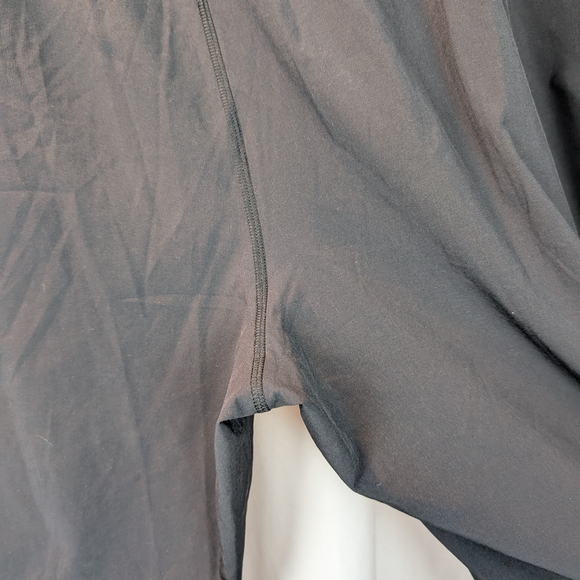 Lululemon Final Play Crop *23" size 12 in EUC - Picture 8 of 9